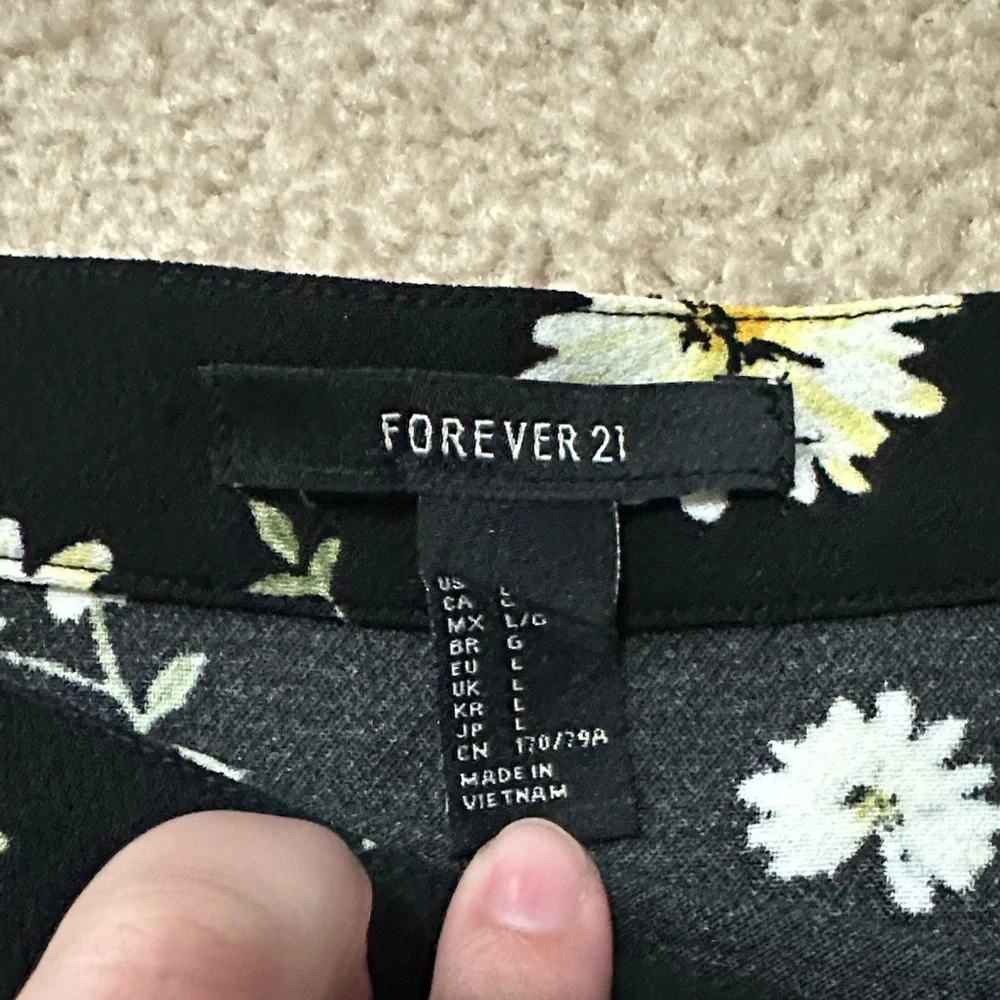 Forever 21 Black Skirt with White and Yellow Floral Pattern - Picture 2 of 10